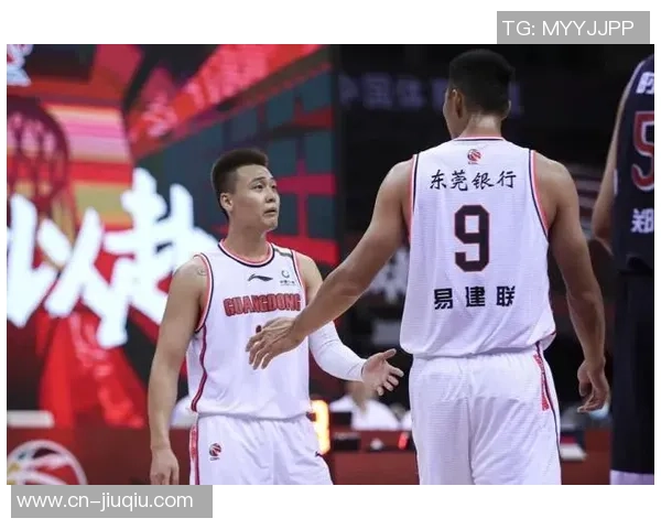 佩尔斯与斯光荣激战正酣谁能在这场较量中笑到最后 佩尔斯与斯光荣激战正酣谁能在这场较量中笑到最后